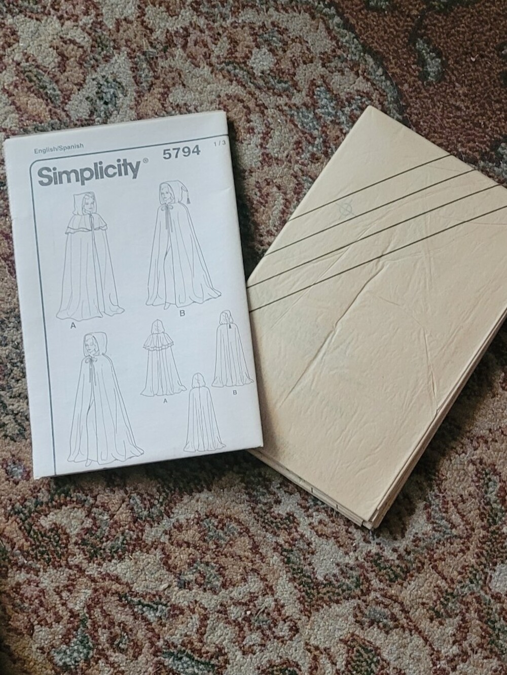 Simplicity Cape & Cloak Pattern - Picture 3 of 4